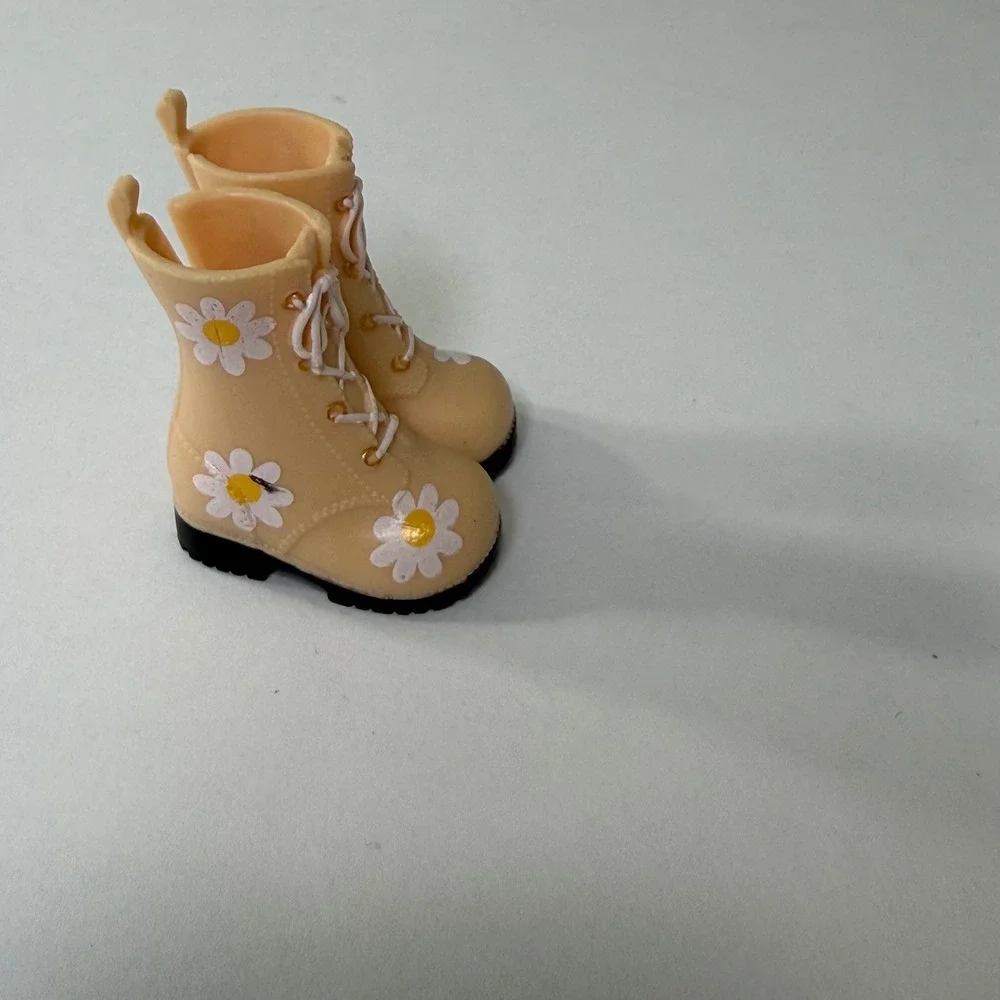 Rainbow High Doll Boots MGA Daisy Floral Peach Tan Combat‎ Boot Shoes Accessory